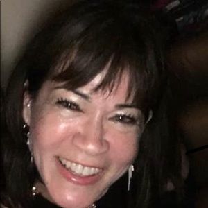 Meet your Posher, Deborah